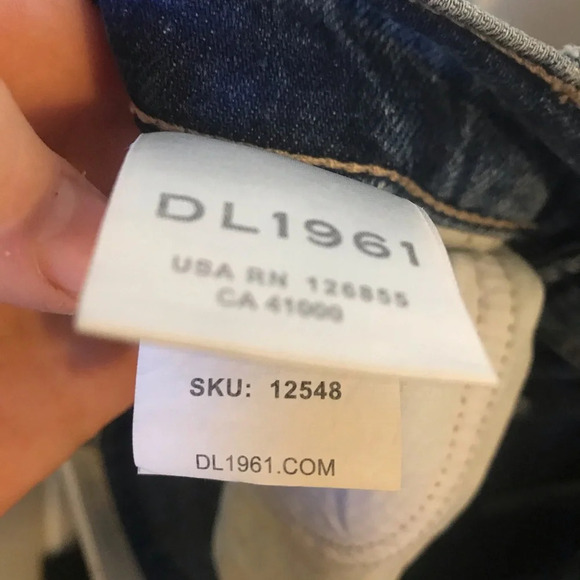 NWT DL1961 Riley Tapered Jeans, size 28 - Picture 9 of 16